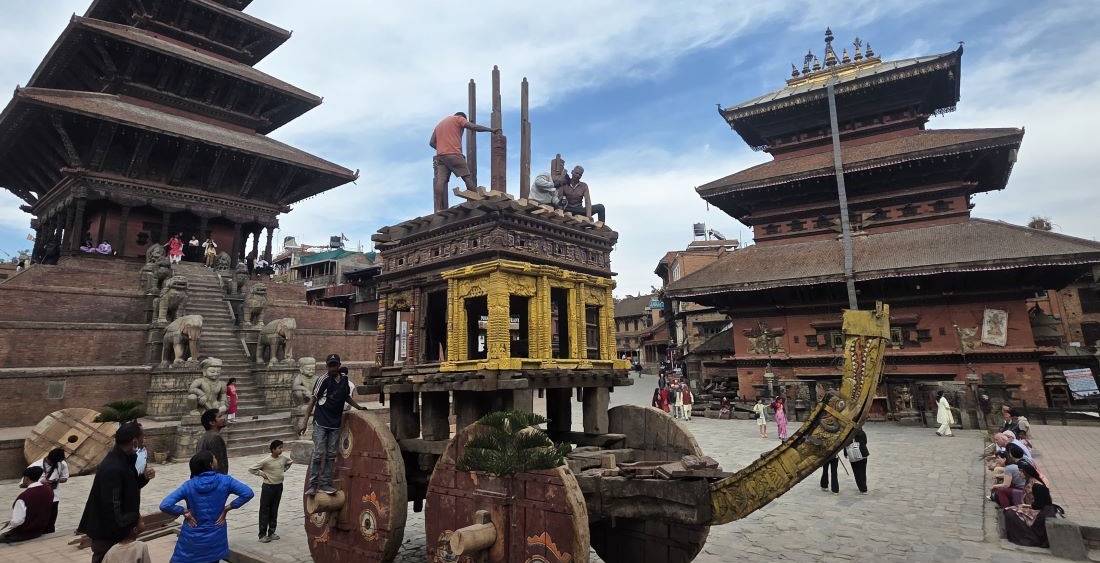 भक्तपुरको बिस्केट जात्रा : भैरव र भद्रकालीको रथ निर्माण तीव्र